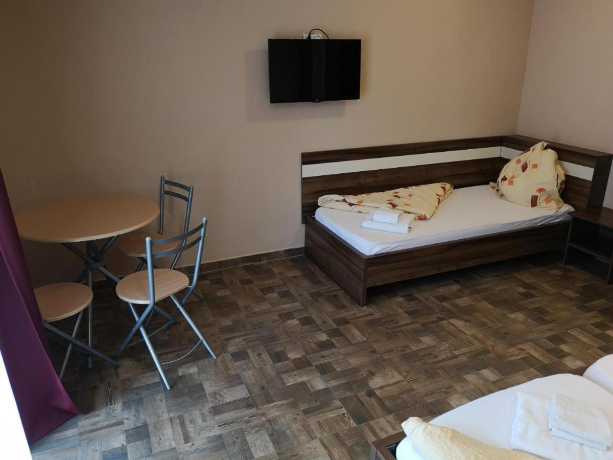 Borostyan Panzio Balatonfuered Bed and Breakfast Eksteriør billede