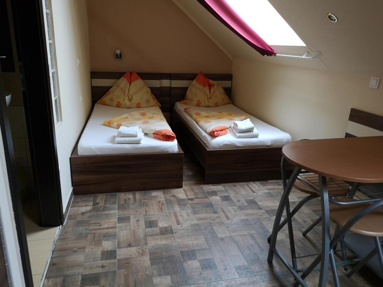 Borostyan Panzio Balatonfuered Bed and Breakfast Eksteriør billede